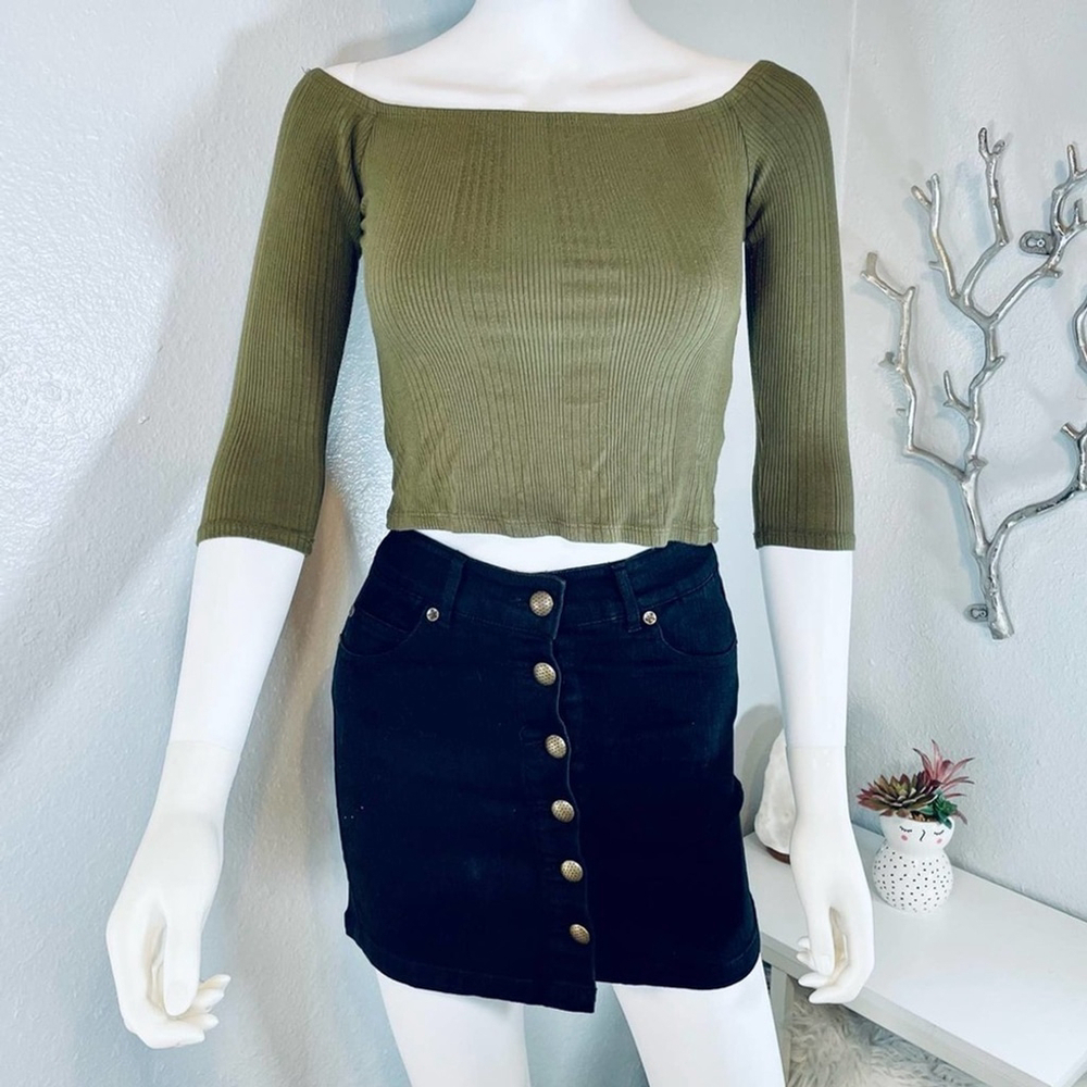 Forever 21 Cropped Top Small Three Quarter Sleeve